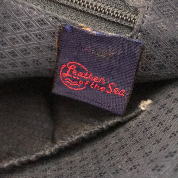 Leather of the Sea Navy Purse - Picture 5 of 5